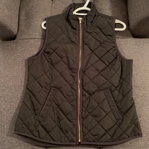 Black old navy quilted vest (lightweight)
